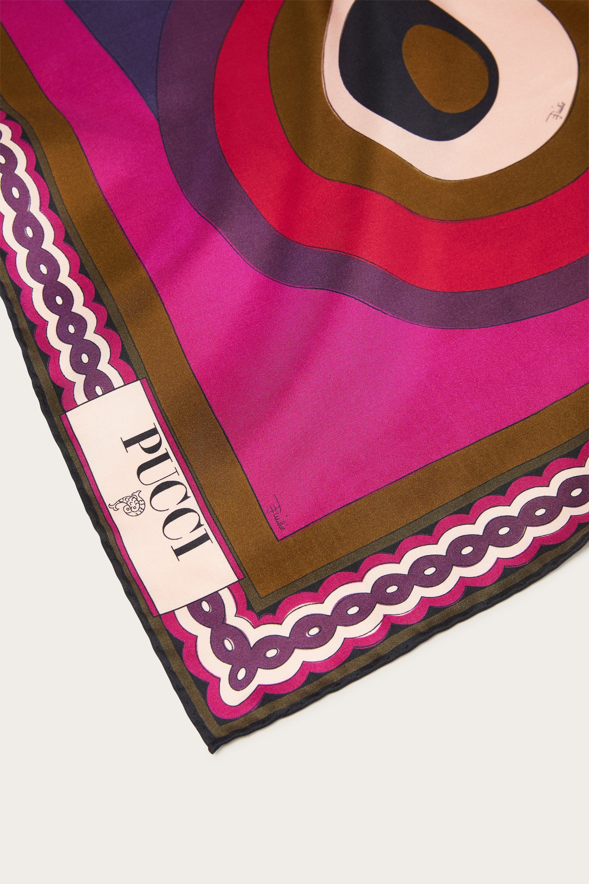Emilio Pucci Silks Hawaii carré soie multicolore rouge