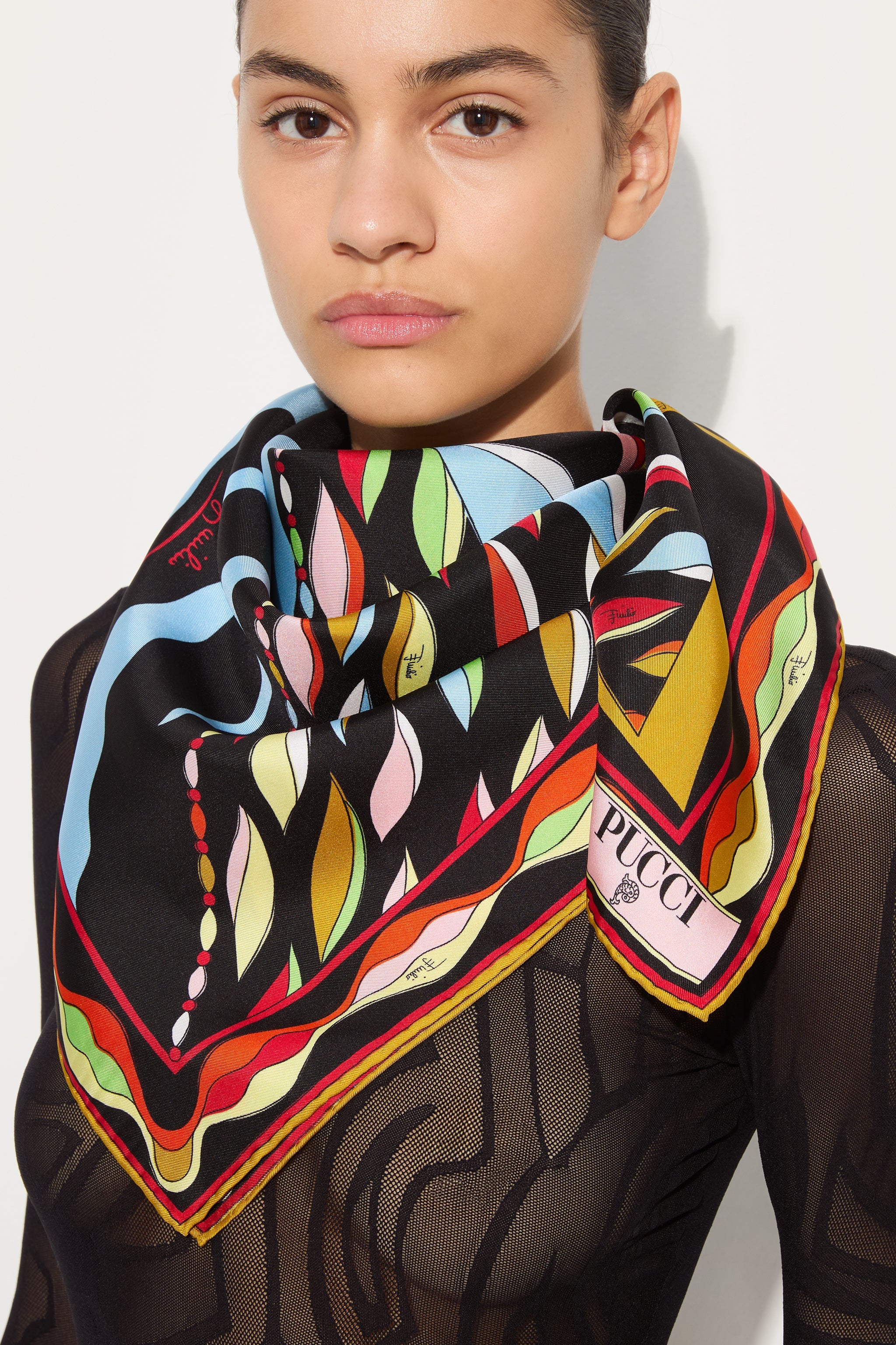 Emilio Pucci Silks Carré Seta Foulard Soie Red/Blue 90x90