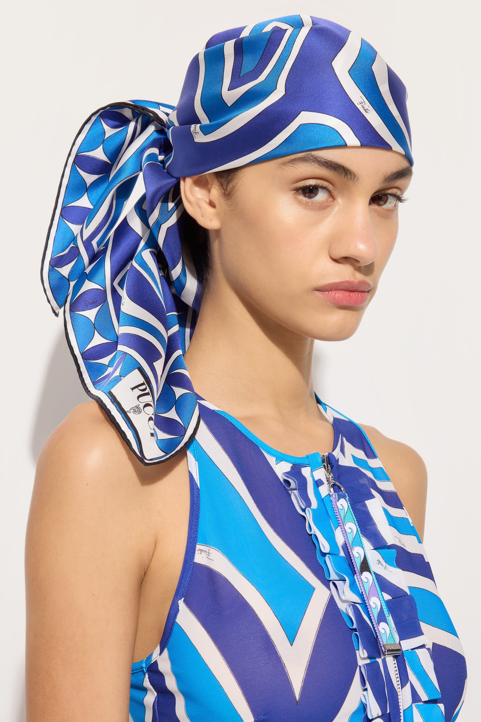 Emilio Pucci Silks Labirinto foulard soie turquoise