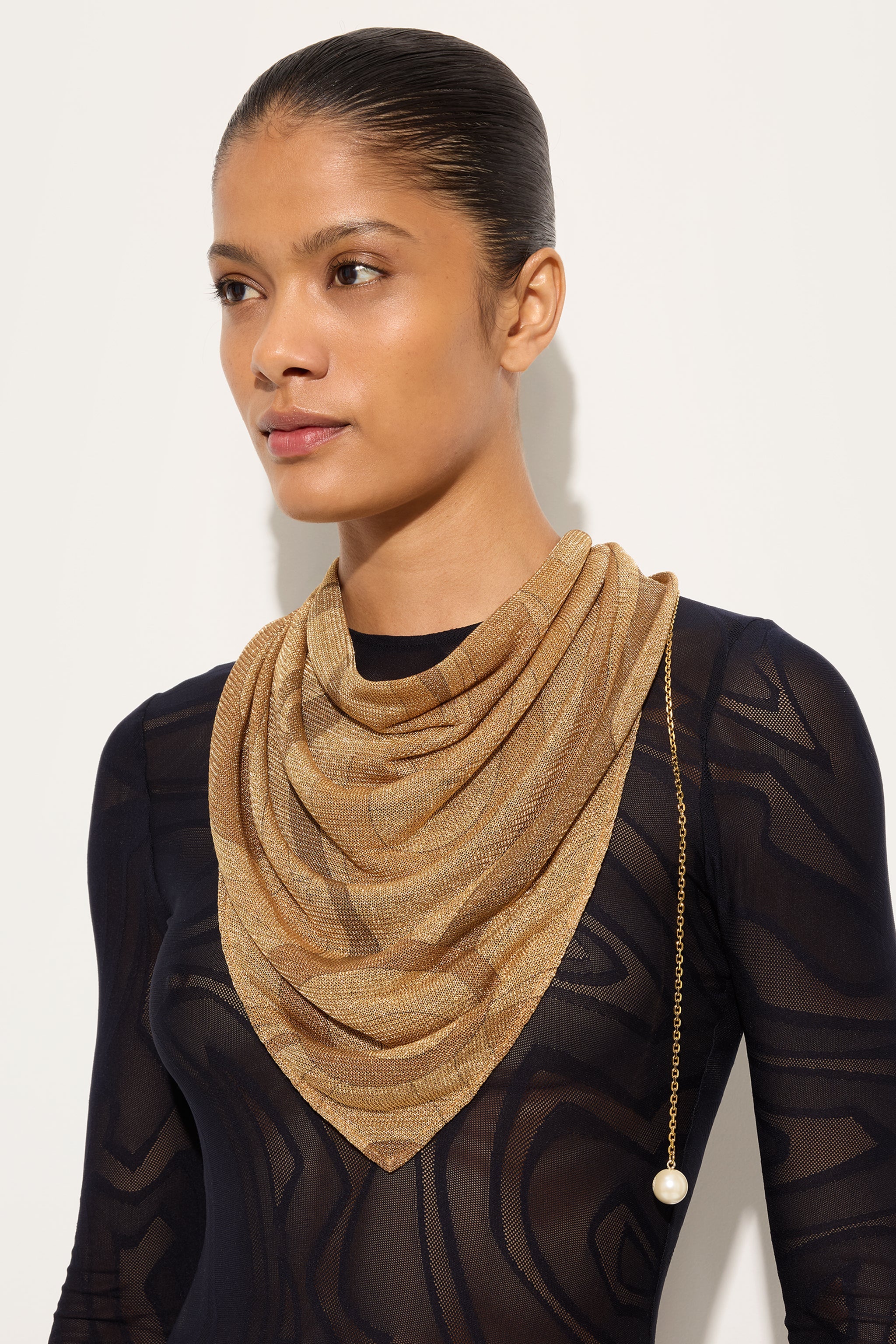 Emilio Pucci foulard lurex or imprimé marbre collier