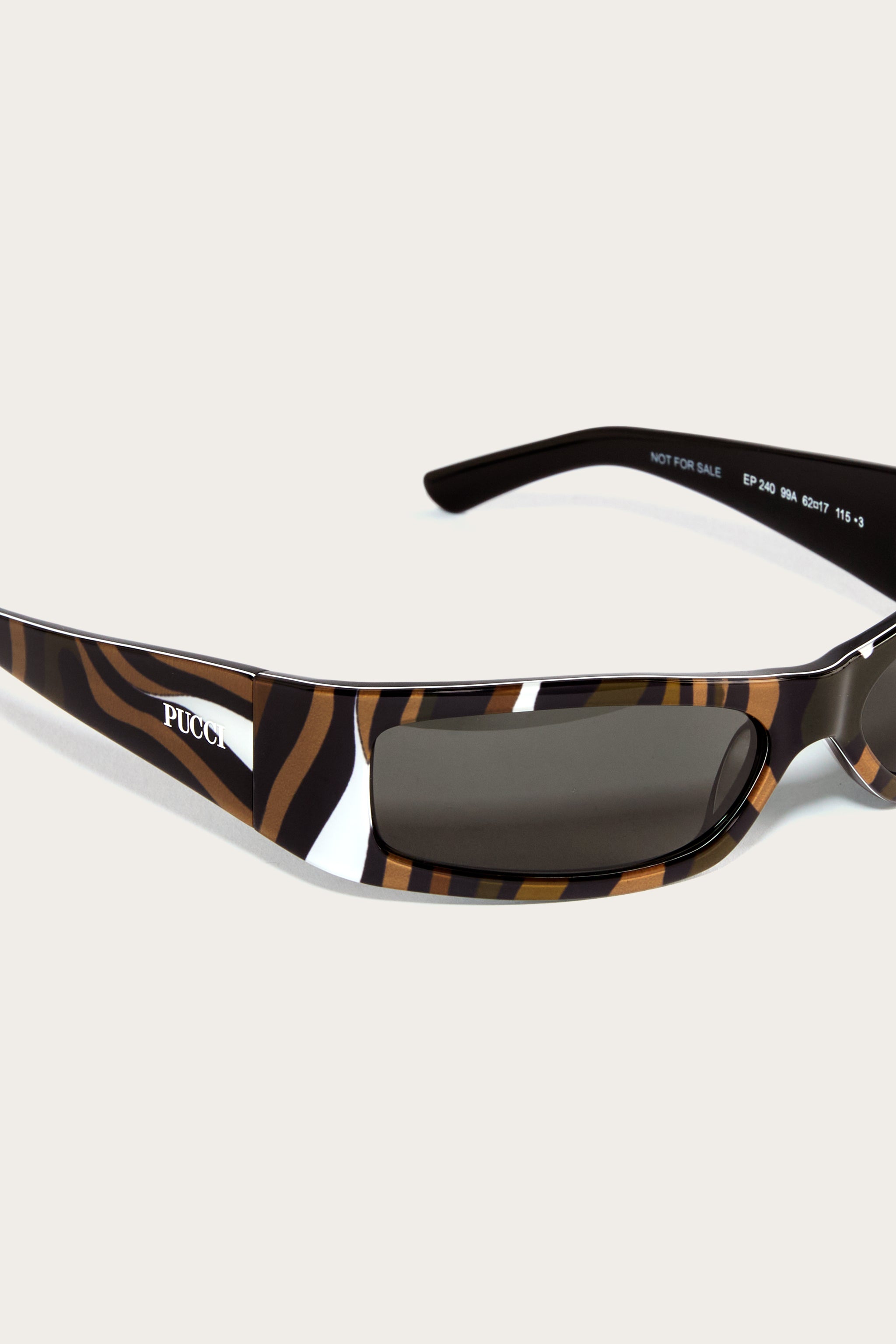 Emilio Pucci EP0240P006299A lunettes de soleil smoke rectangulaire
