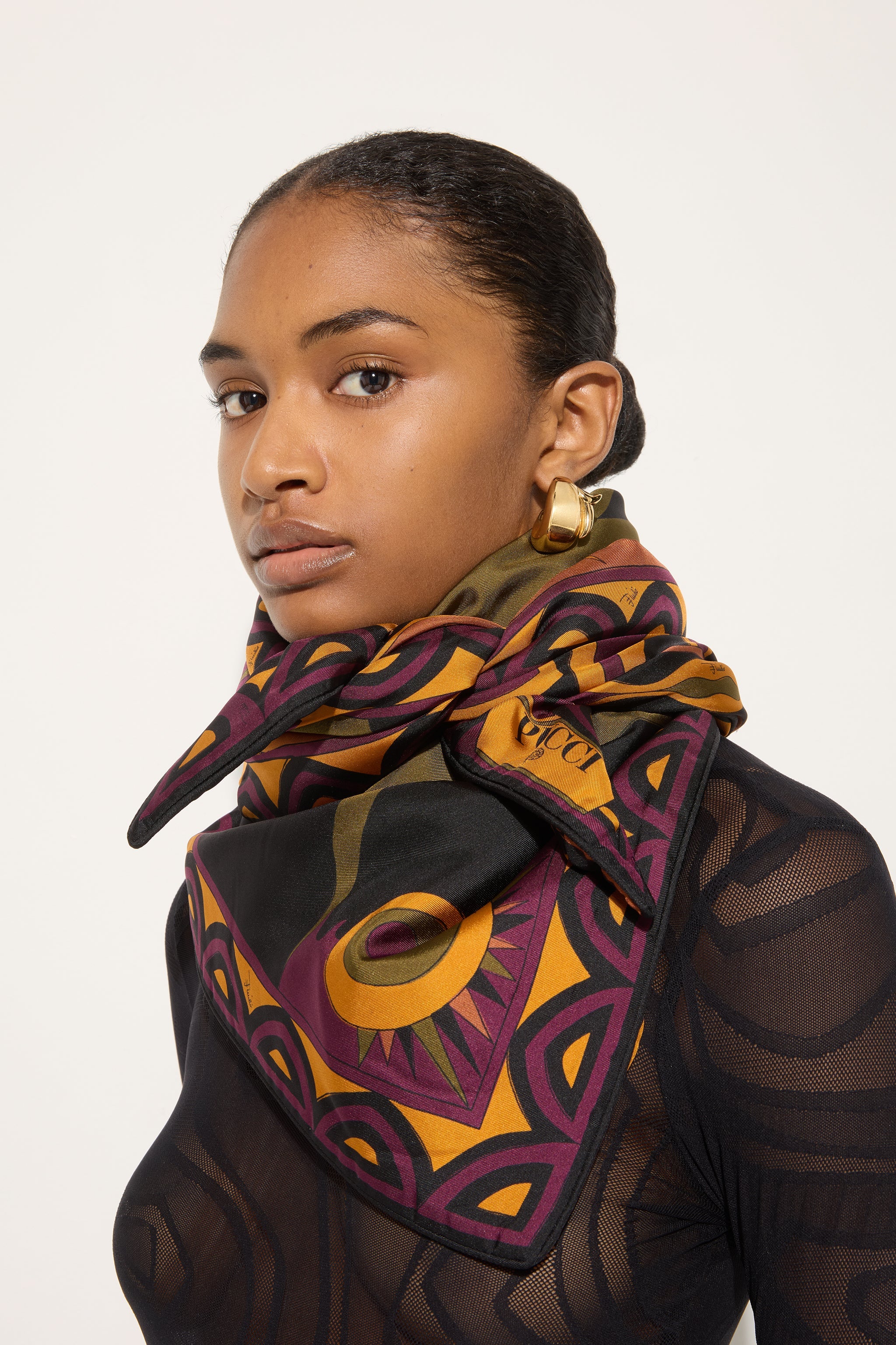Emilio Pucci Silks Triangolo foulard soie bordeaux or 100x100