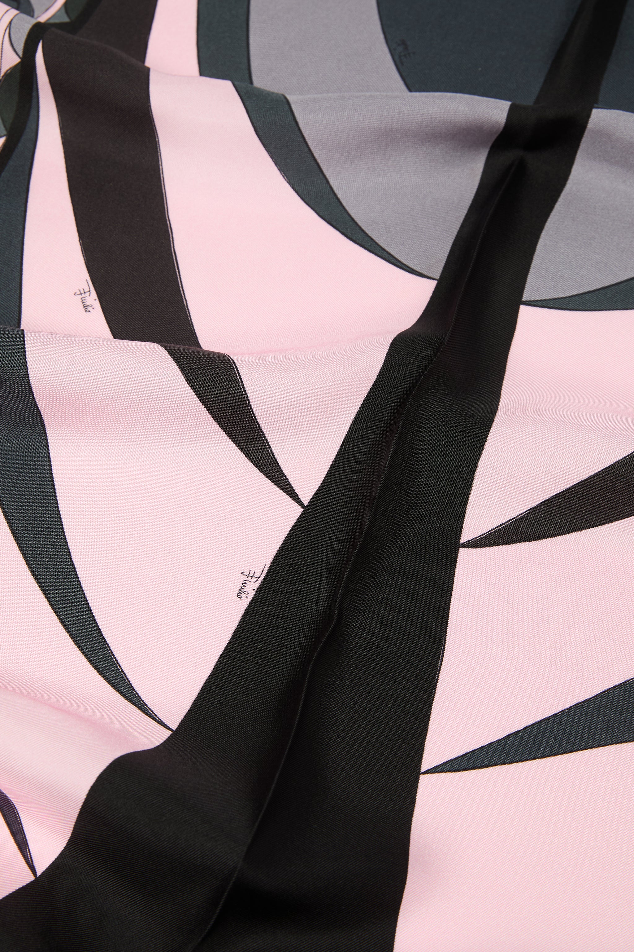 Emilio Pucci Volute losanga soie noir rose 43x140