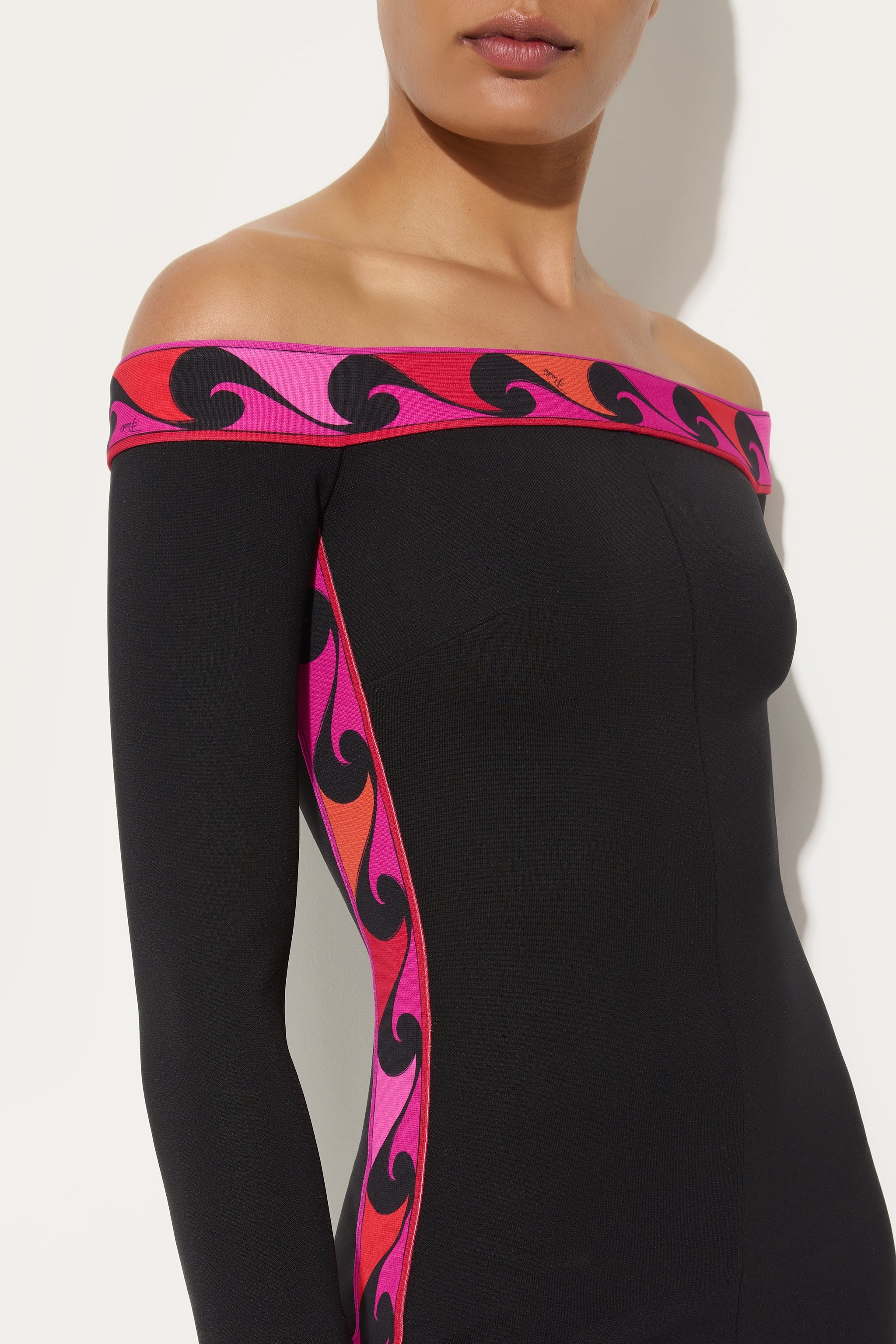 Emilio Pucci Combinaison short noire col bateau