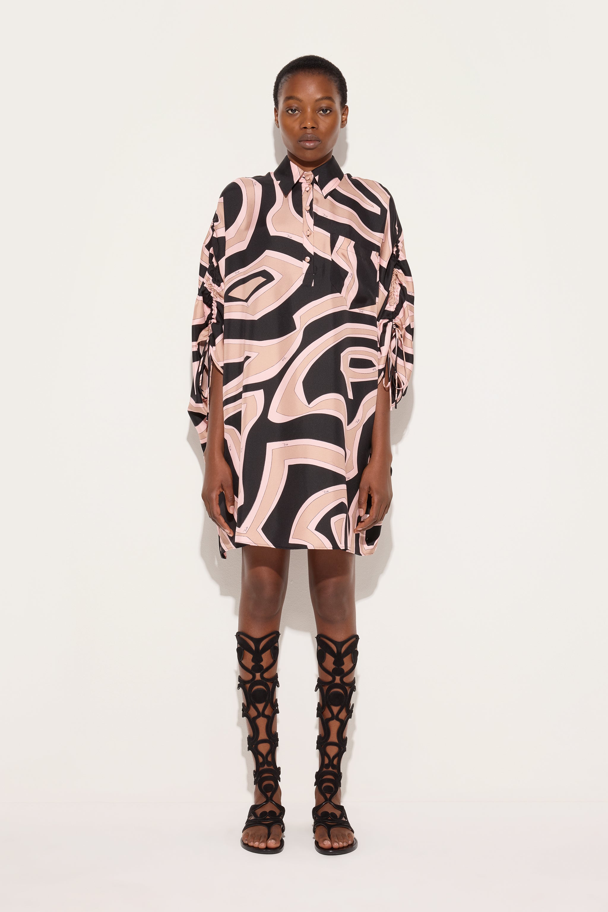 Emilio Pucci Kaftan Caftan Nude soie imprimé Labirinto