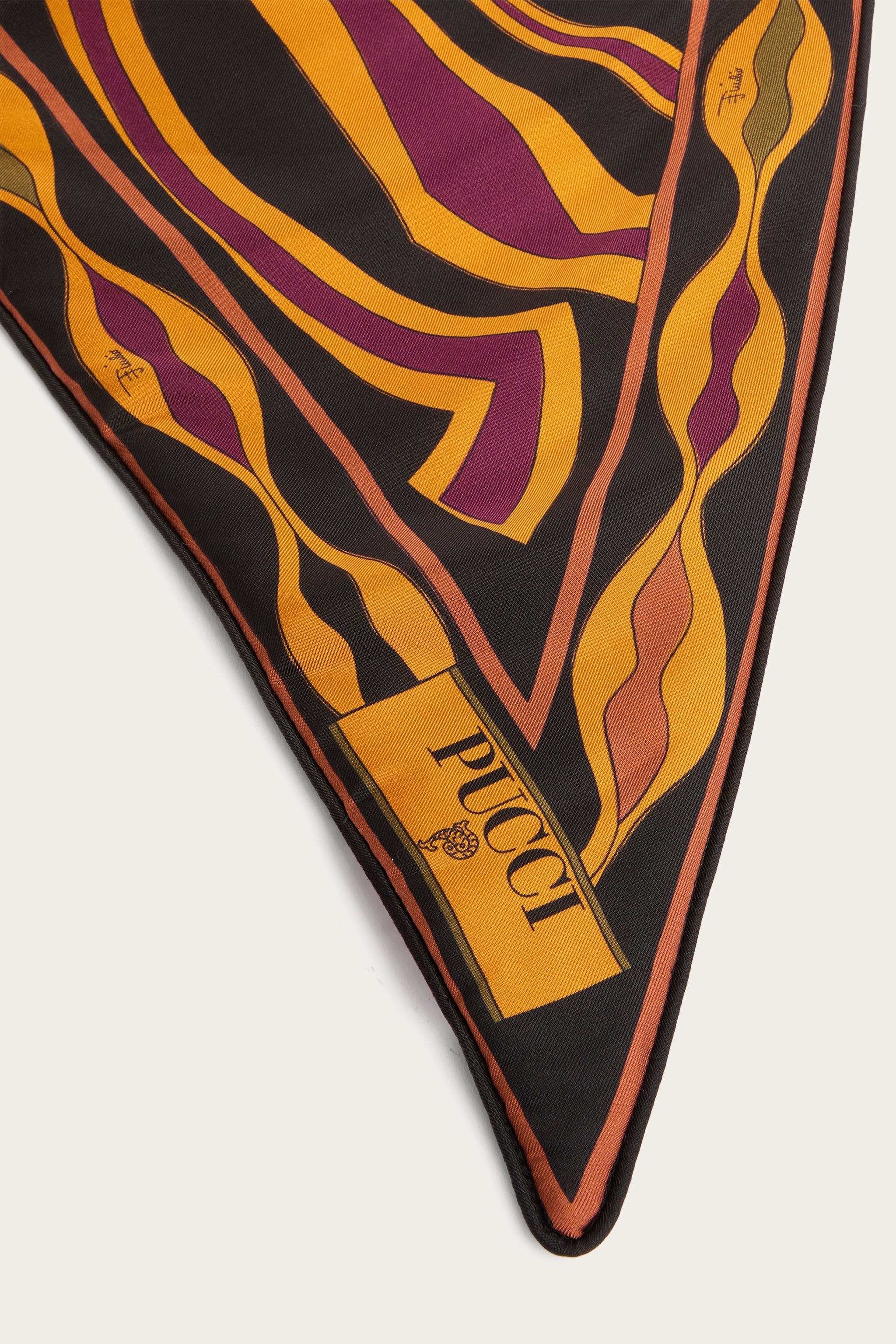 Emilio Pucci Silks Triangolo foulard soie bordeaux or 100x100