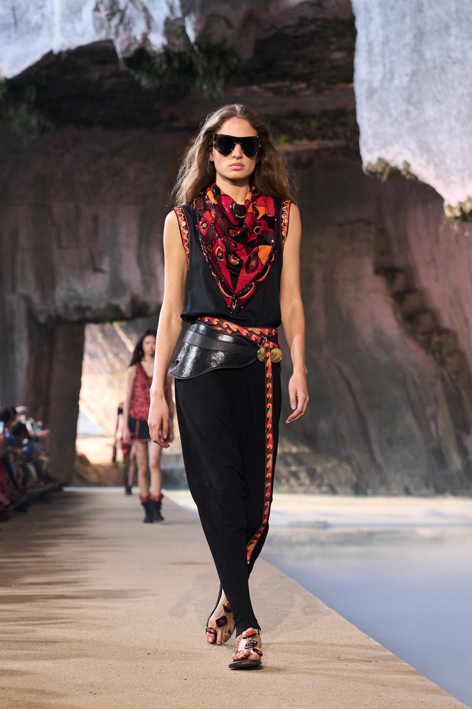 Emilio Pucci Sarong pareo foulard brodé rouge orange édition