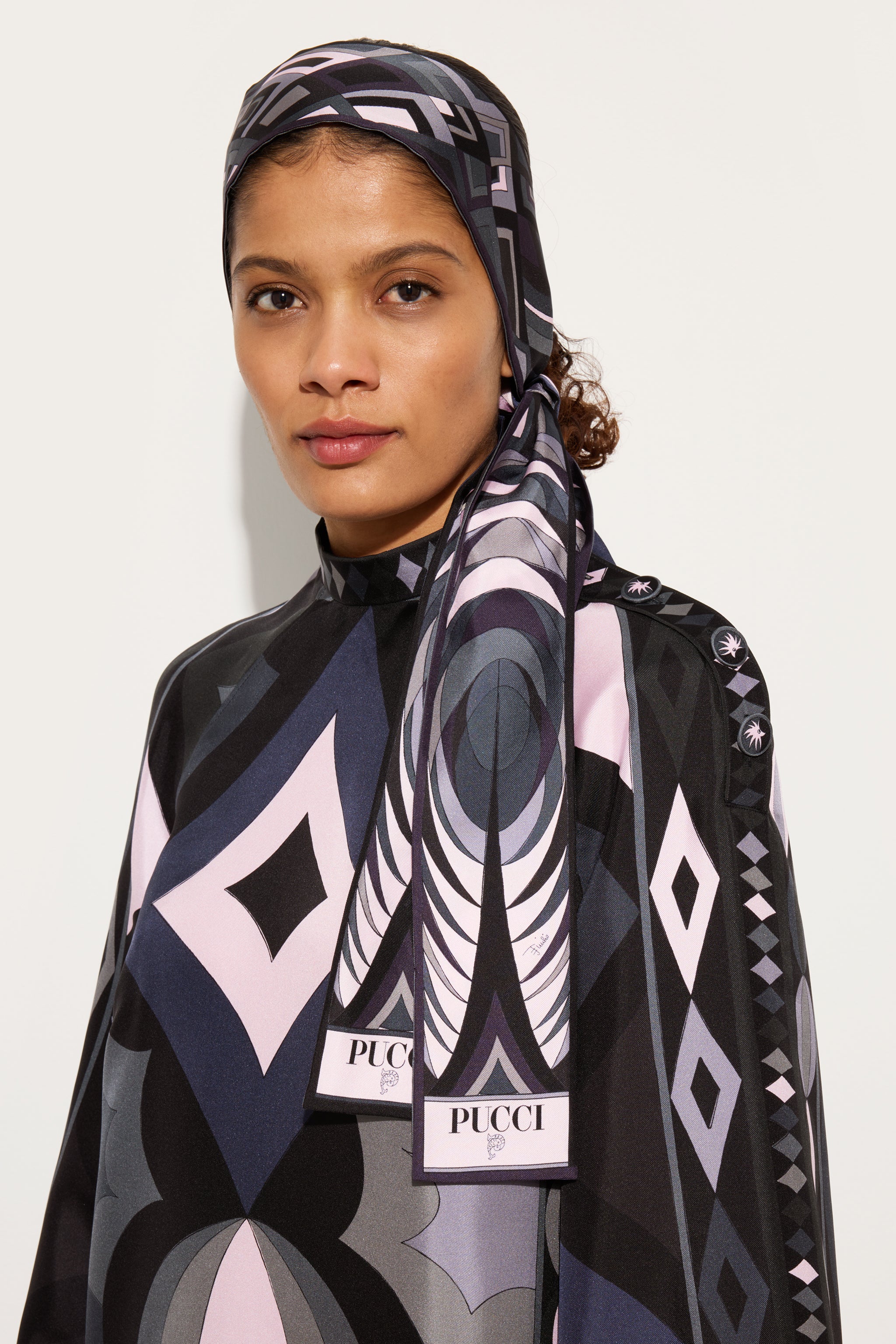 Emilio Pucci Silks Bandeau Volute Collane soie noir rose