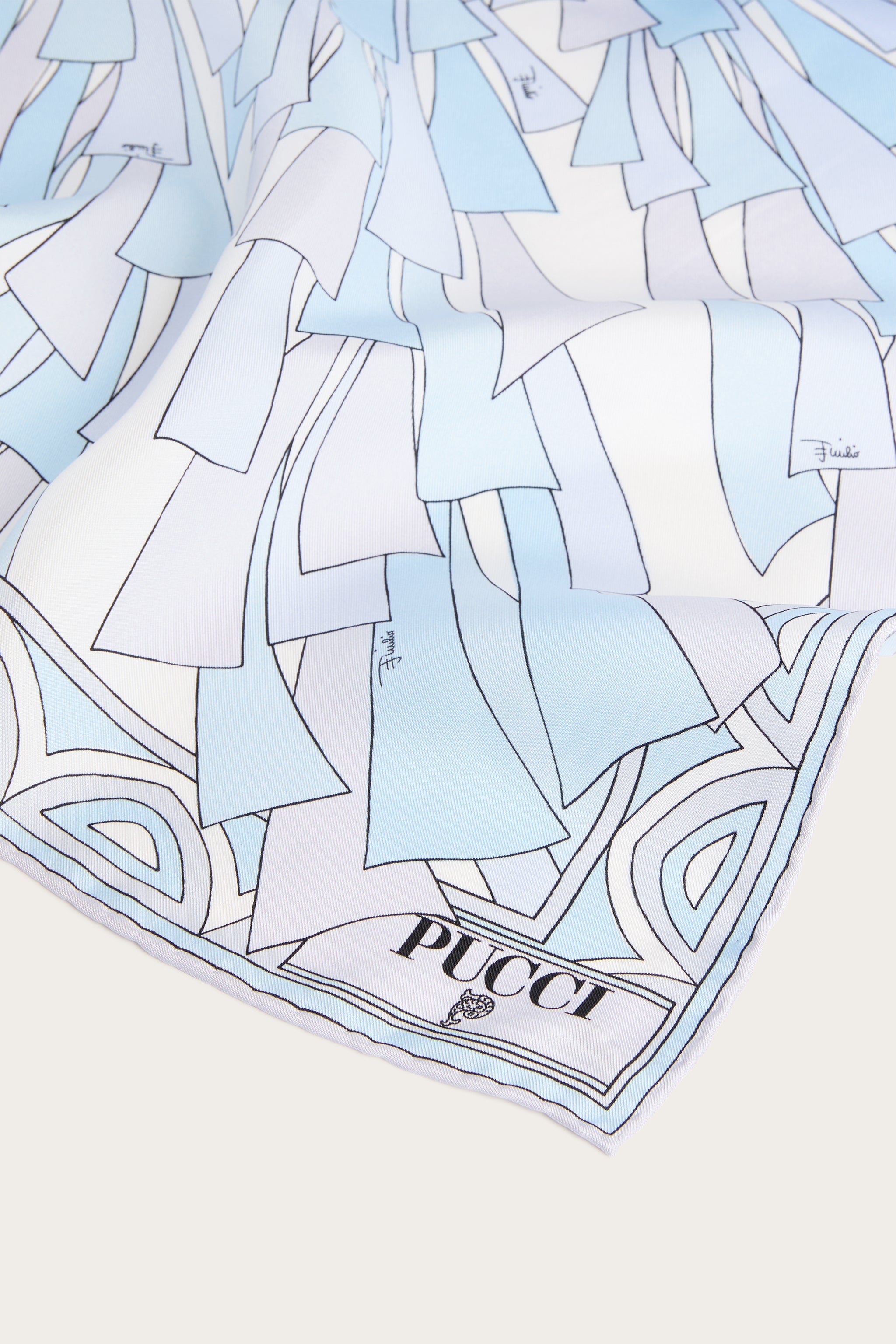 Emilio Pucci Carré Soie Baiadera Bleu Clair 90x90