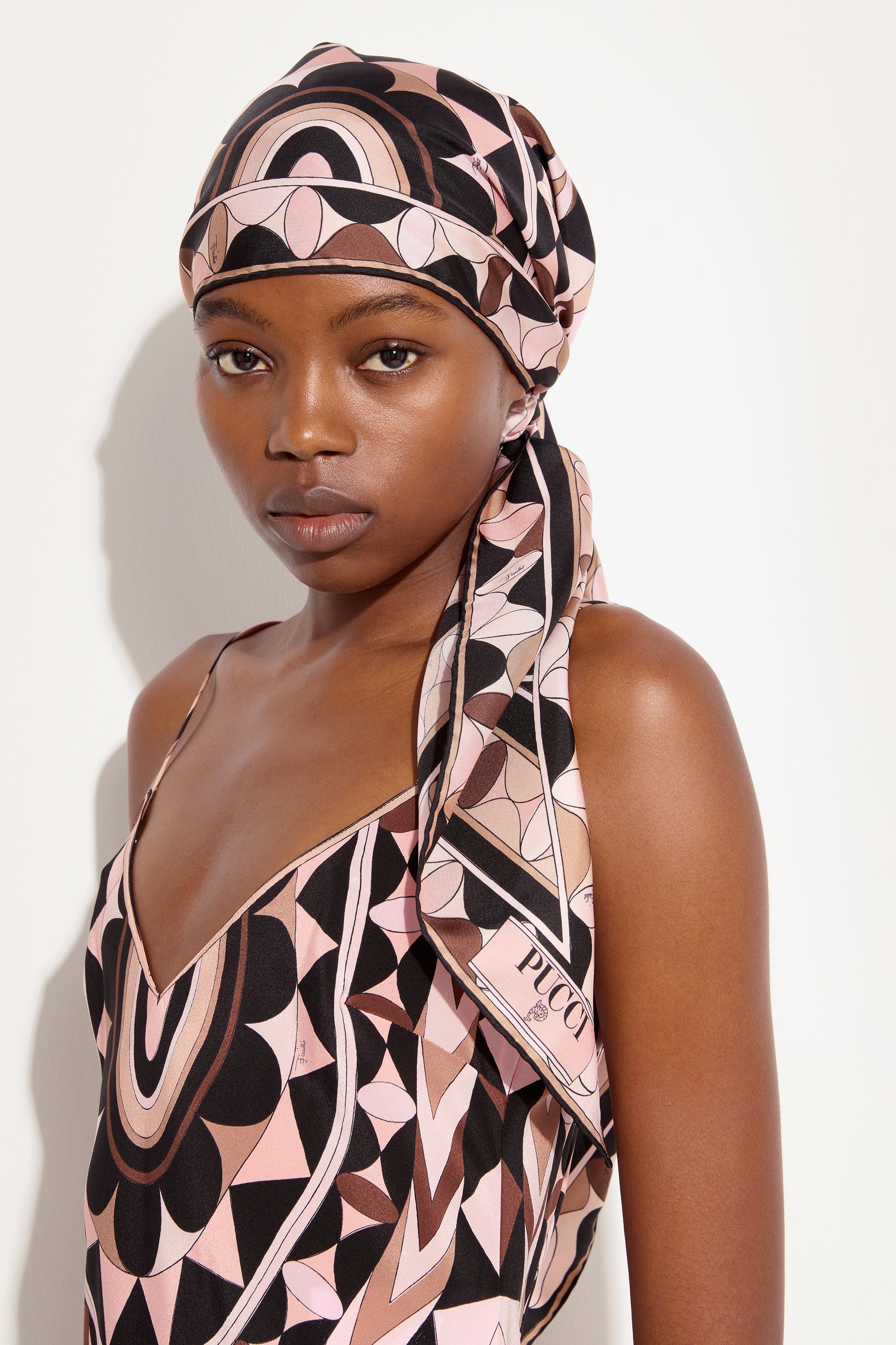 Emilio Pucci SILKS 6HGB606HC211 foulard nude 120x120