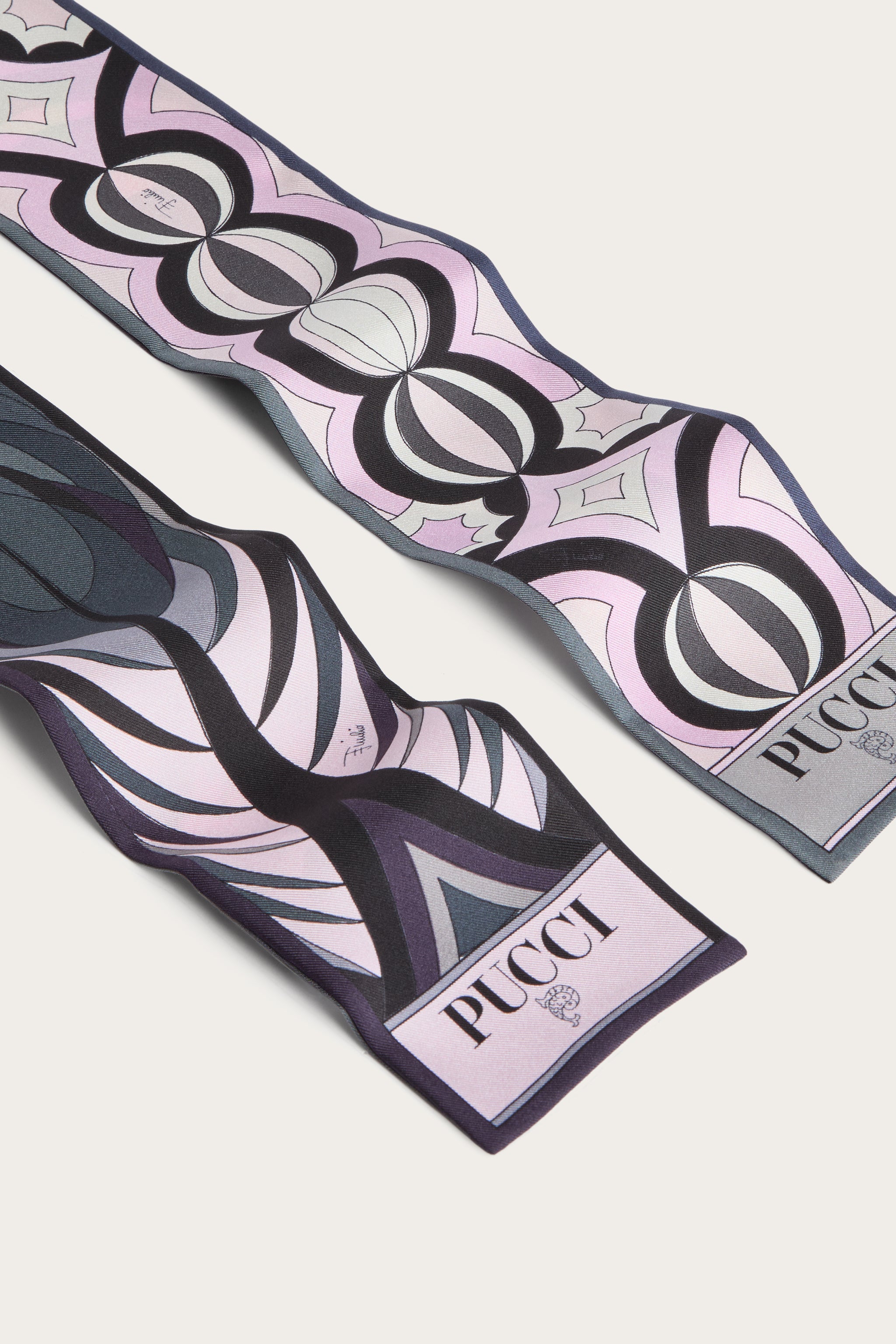 Emilio Pucci Silks Bandeau Volute Collane soie noir rose