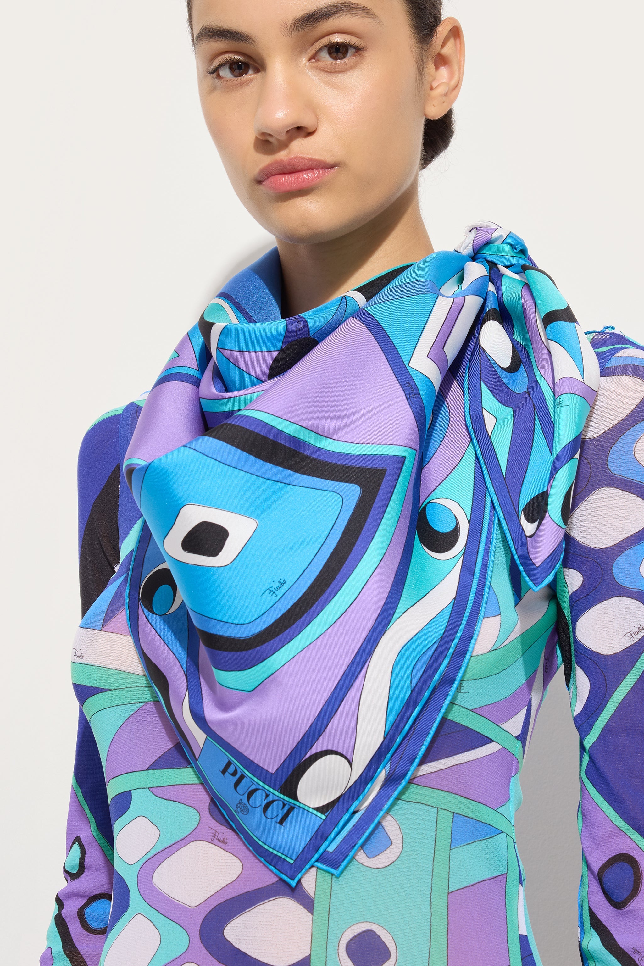 Emilio Pucci Bongo foulard soie turquoise bleu 90
