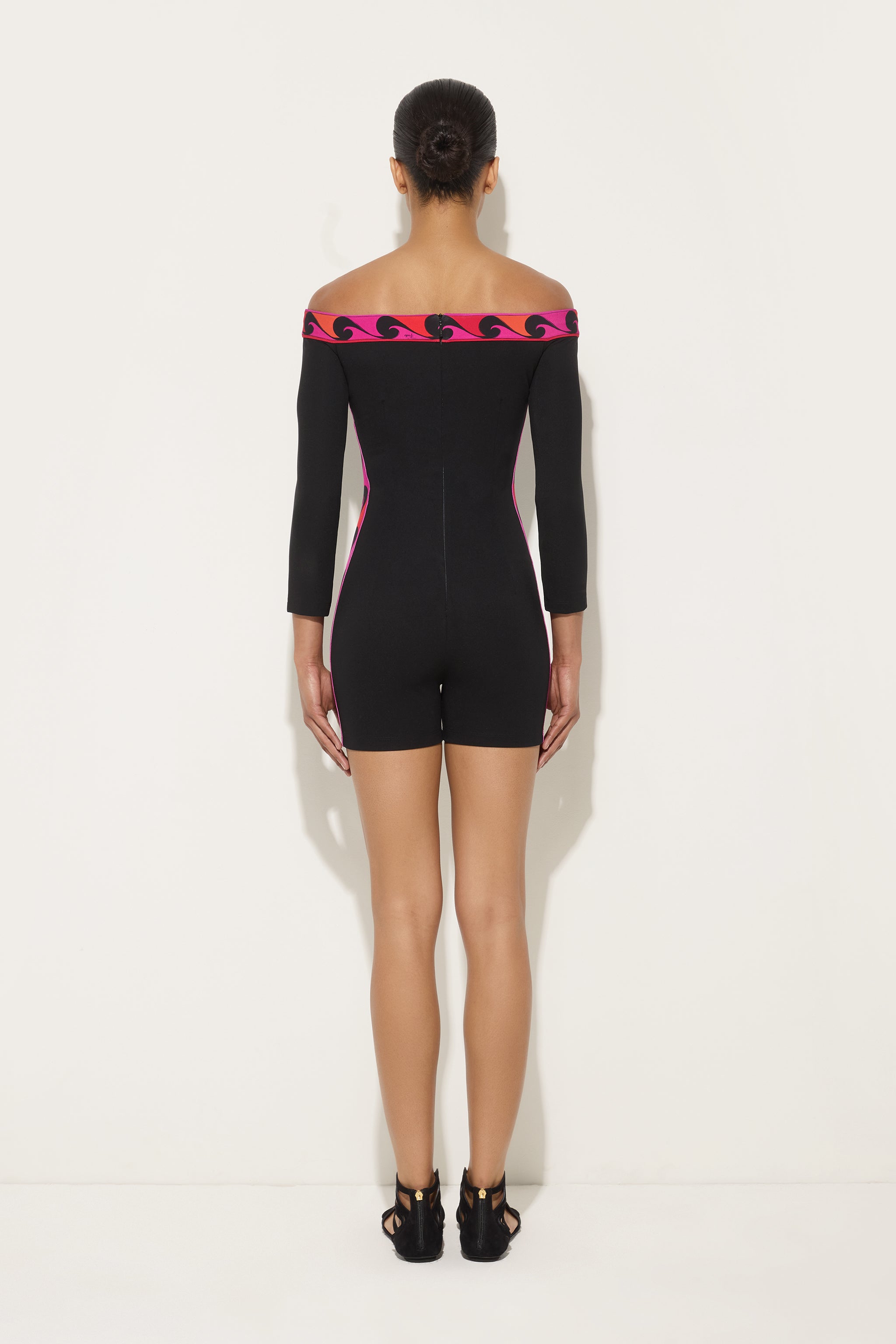 Emilio Pucci Combinaison short noire col bateau