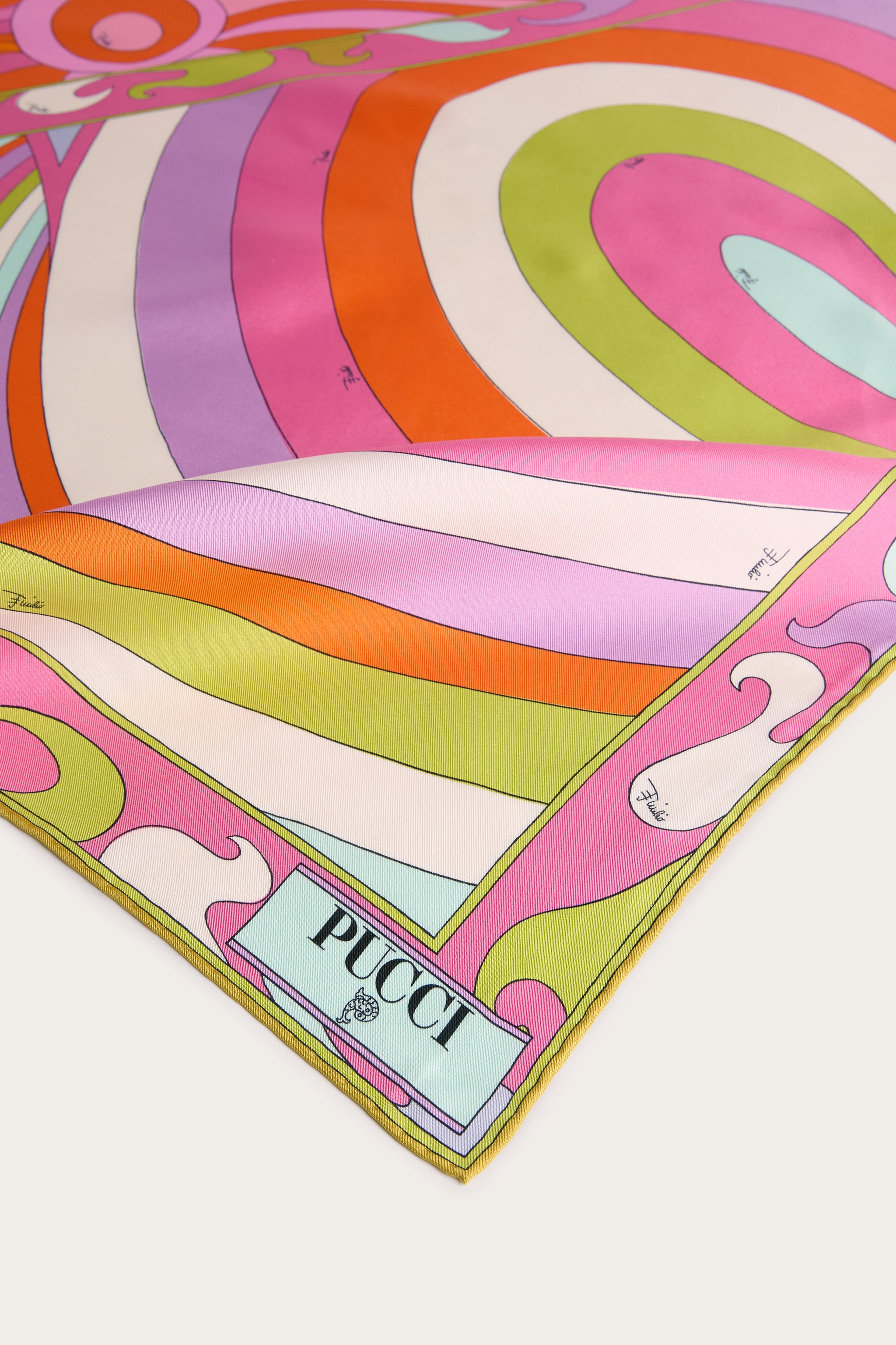 Emilio Pucci Foulard 90x90 Multicolor soie femme