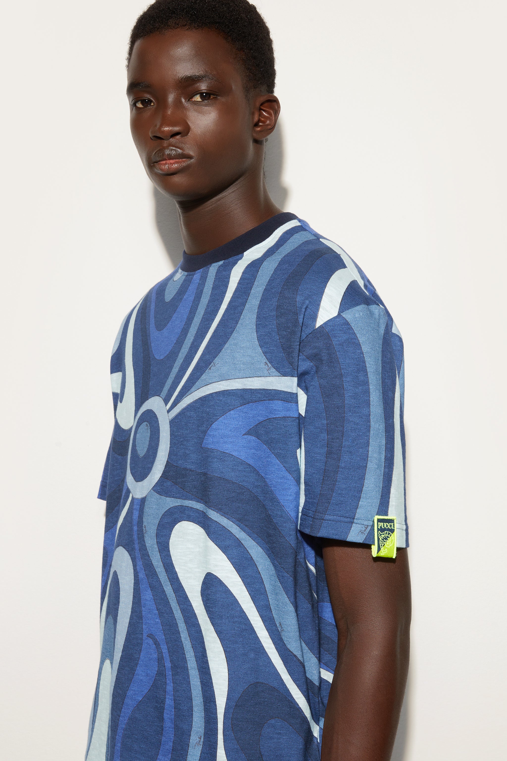 Emilio Pucci Man 5HTP95 t-shirt indigo coupe ample