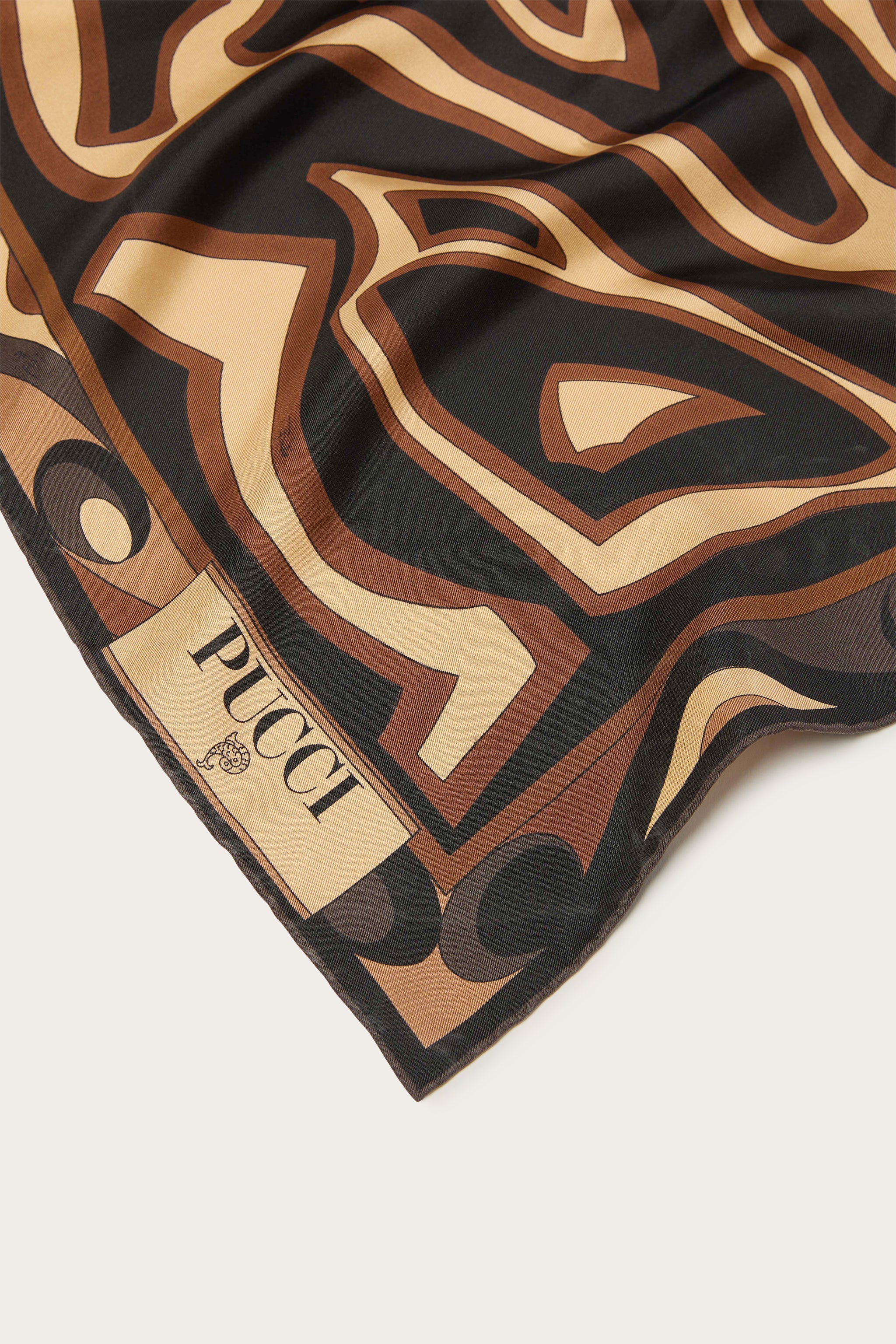 Emilio Pucci Silks Carré Labirinto soie noir/or 90
