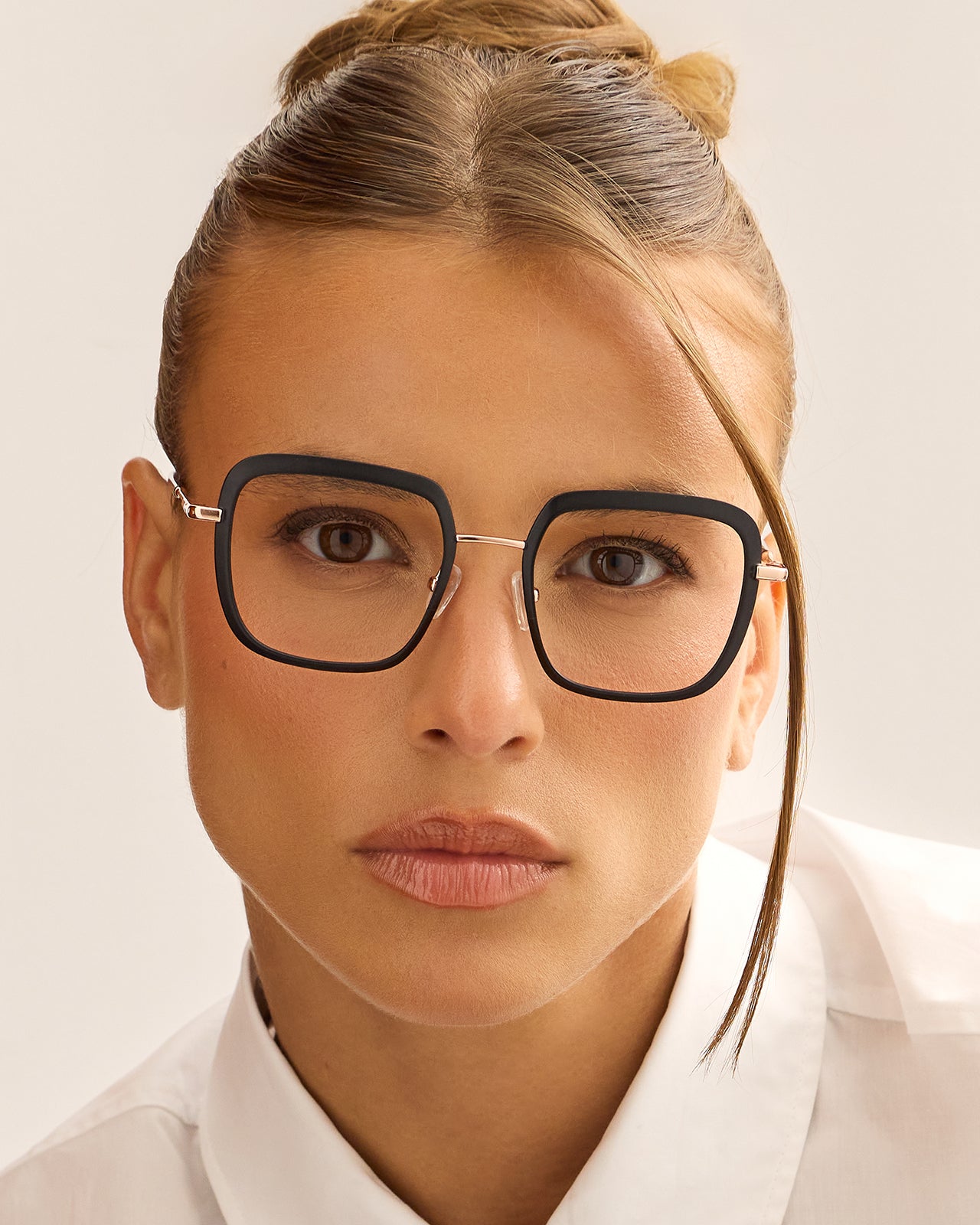 Clémence & Margaux Ambre lunettes de vue Noir & Doré carré
