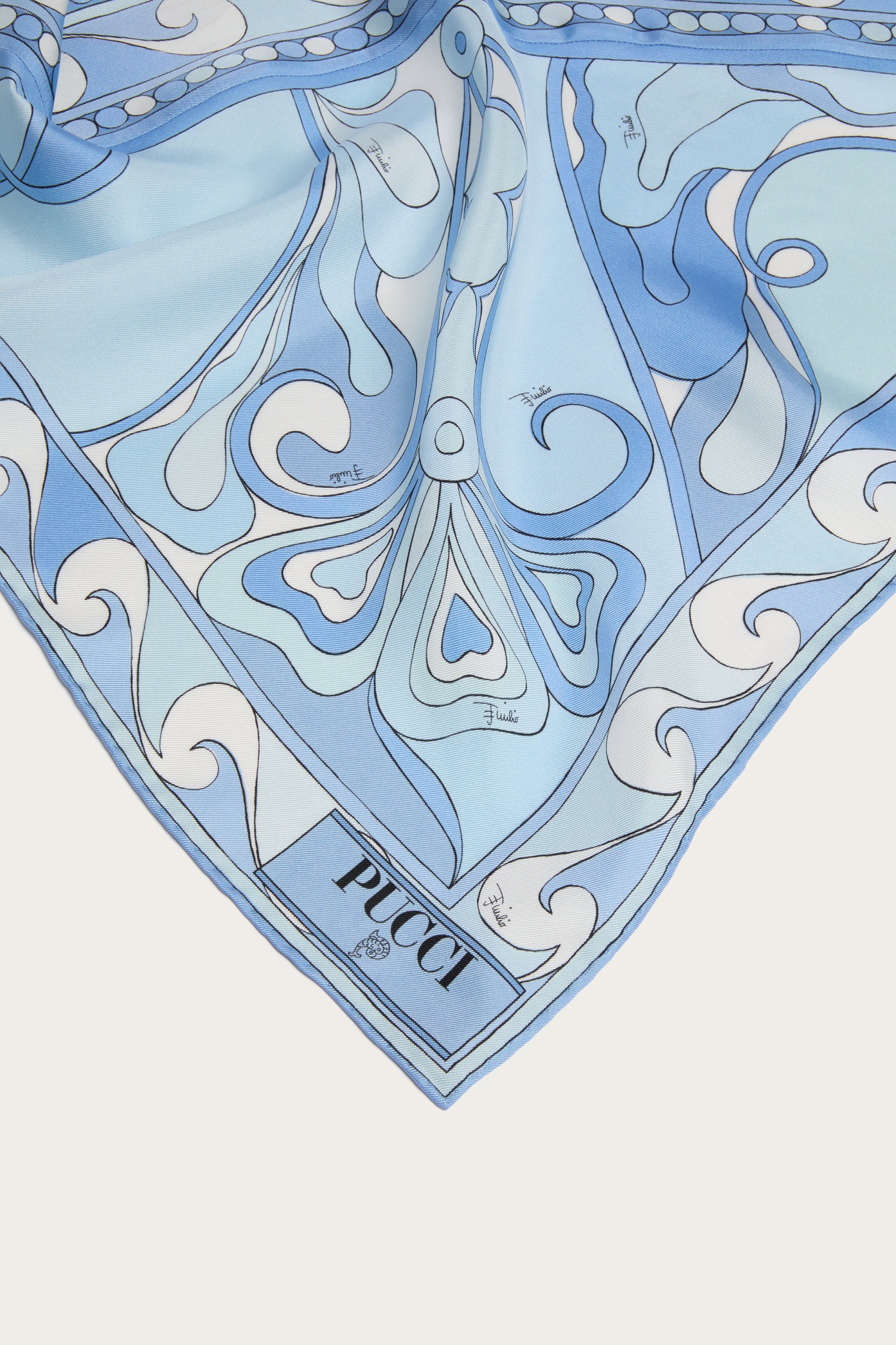 Emilio Pucci Silks Triangle foulard soie bleu orchidée