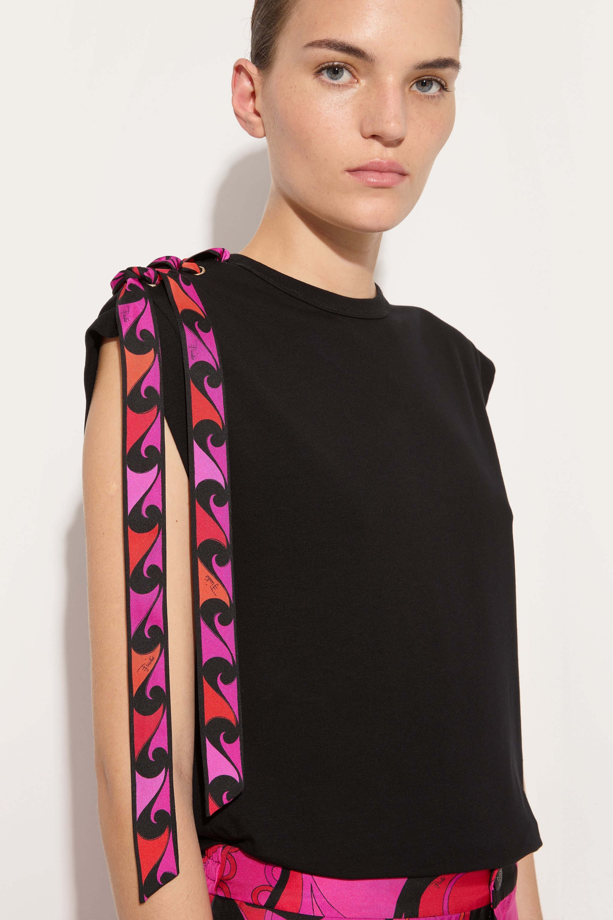Emilio Pucci T-shirt 6HTP406H990999 noir viscose