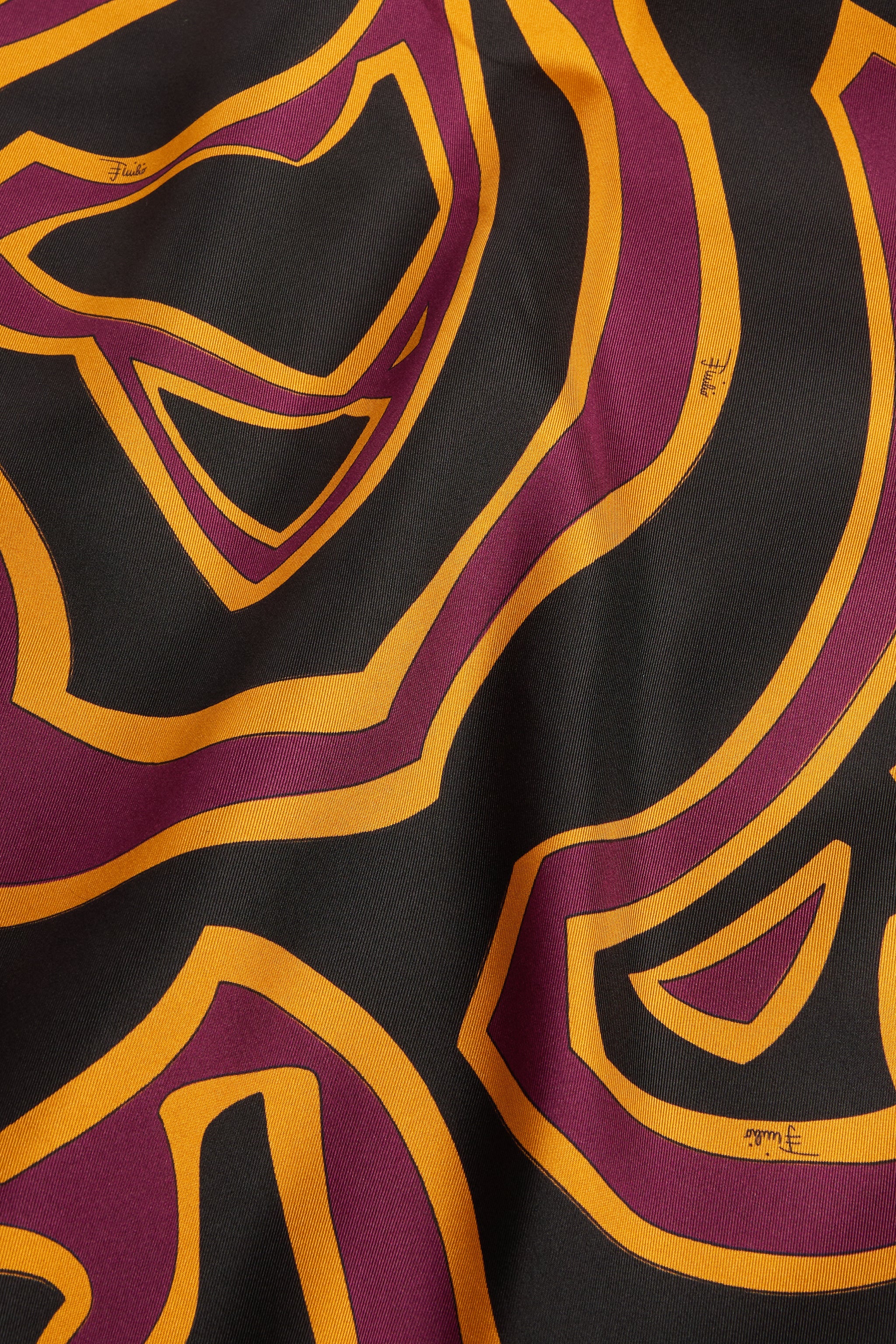 Emilio Pucci Silks Triangolo foulard soie bordeaux or 100x100