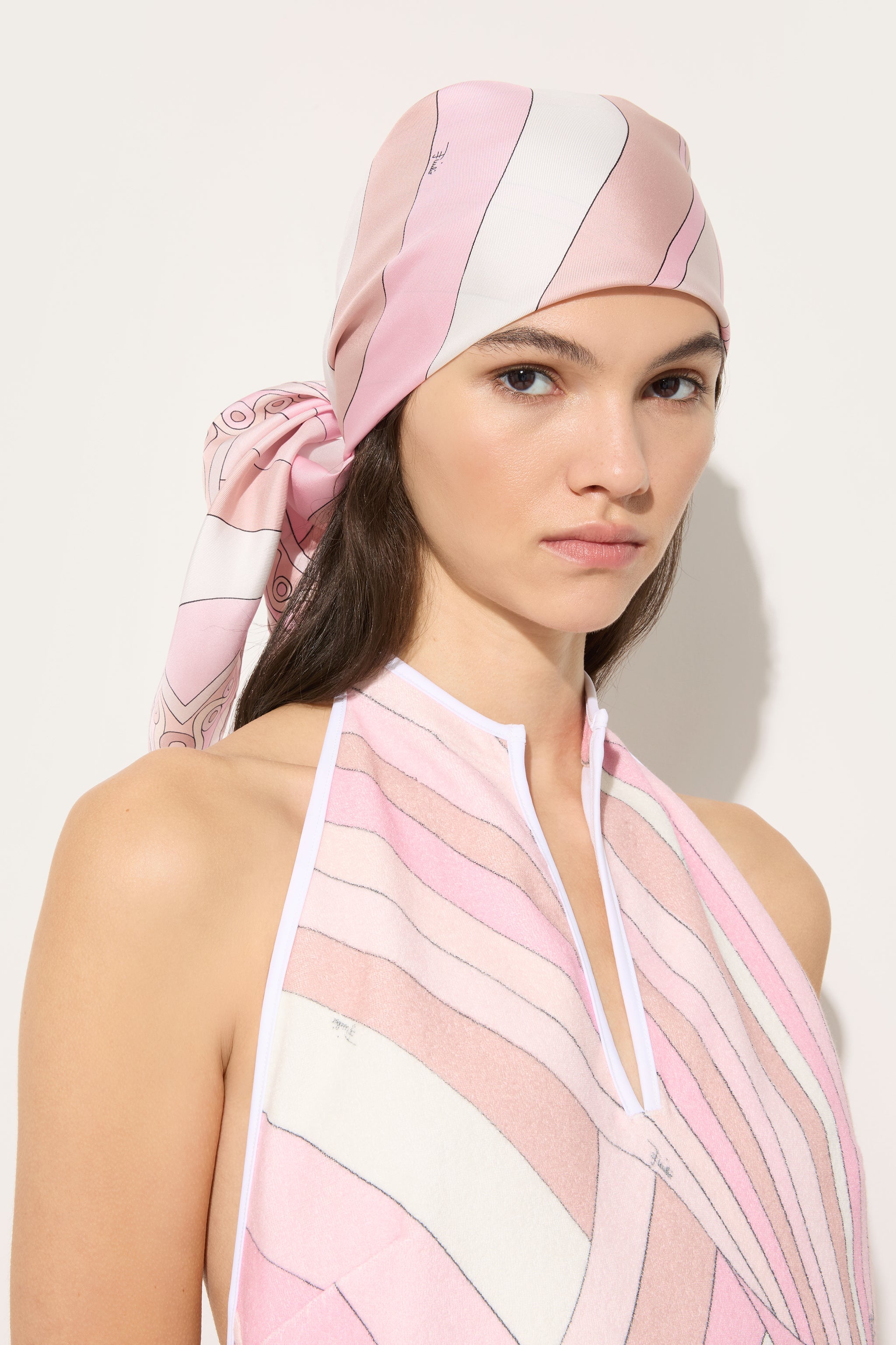 Emilio Pucci Iride Carré soie rose nude 90x90