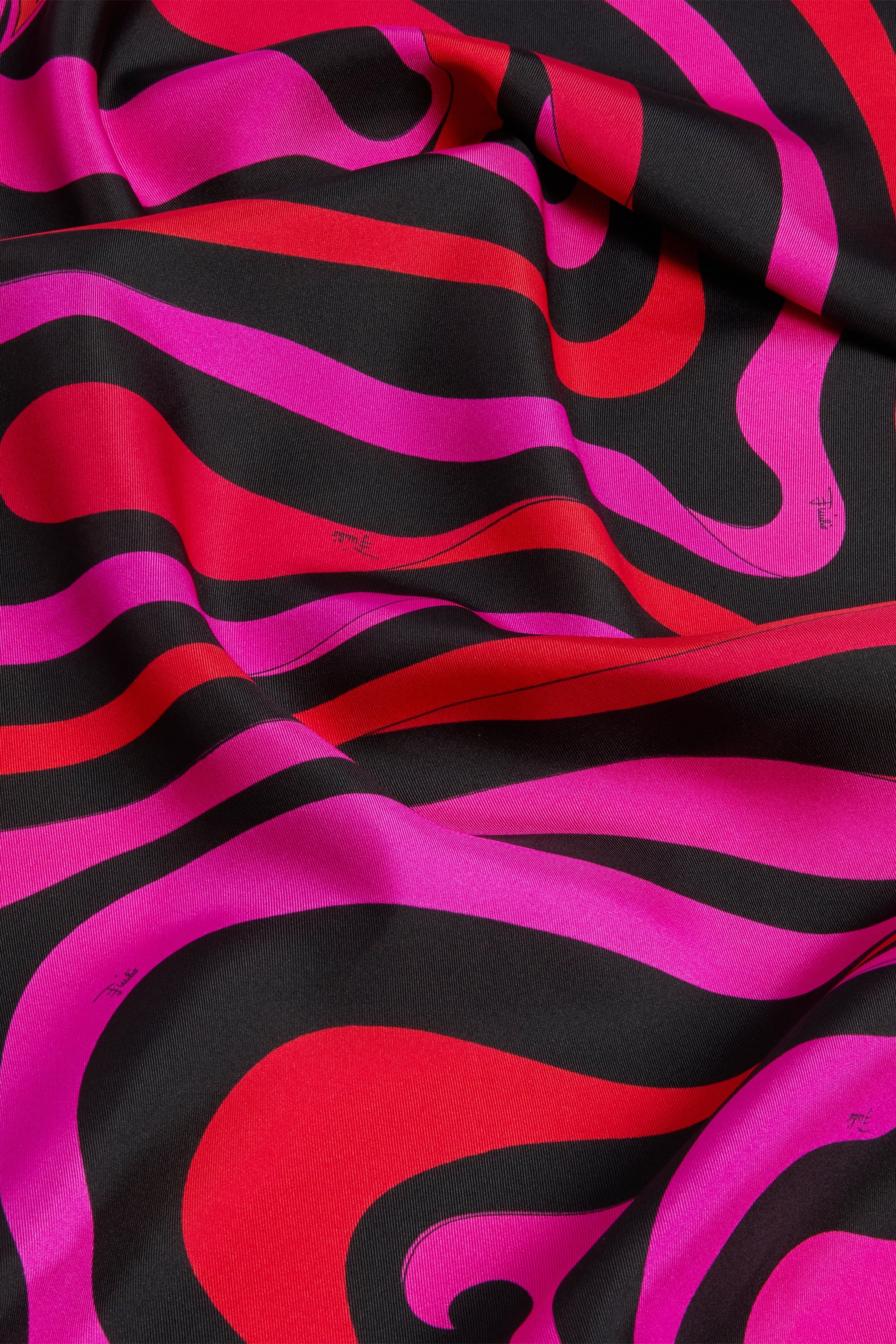 Emilio Pucci Silks foulard triangle soie fuchsia noir 120x120
