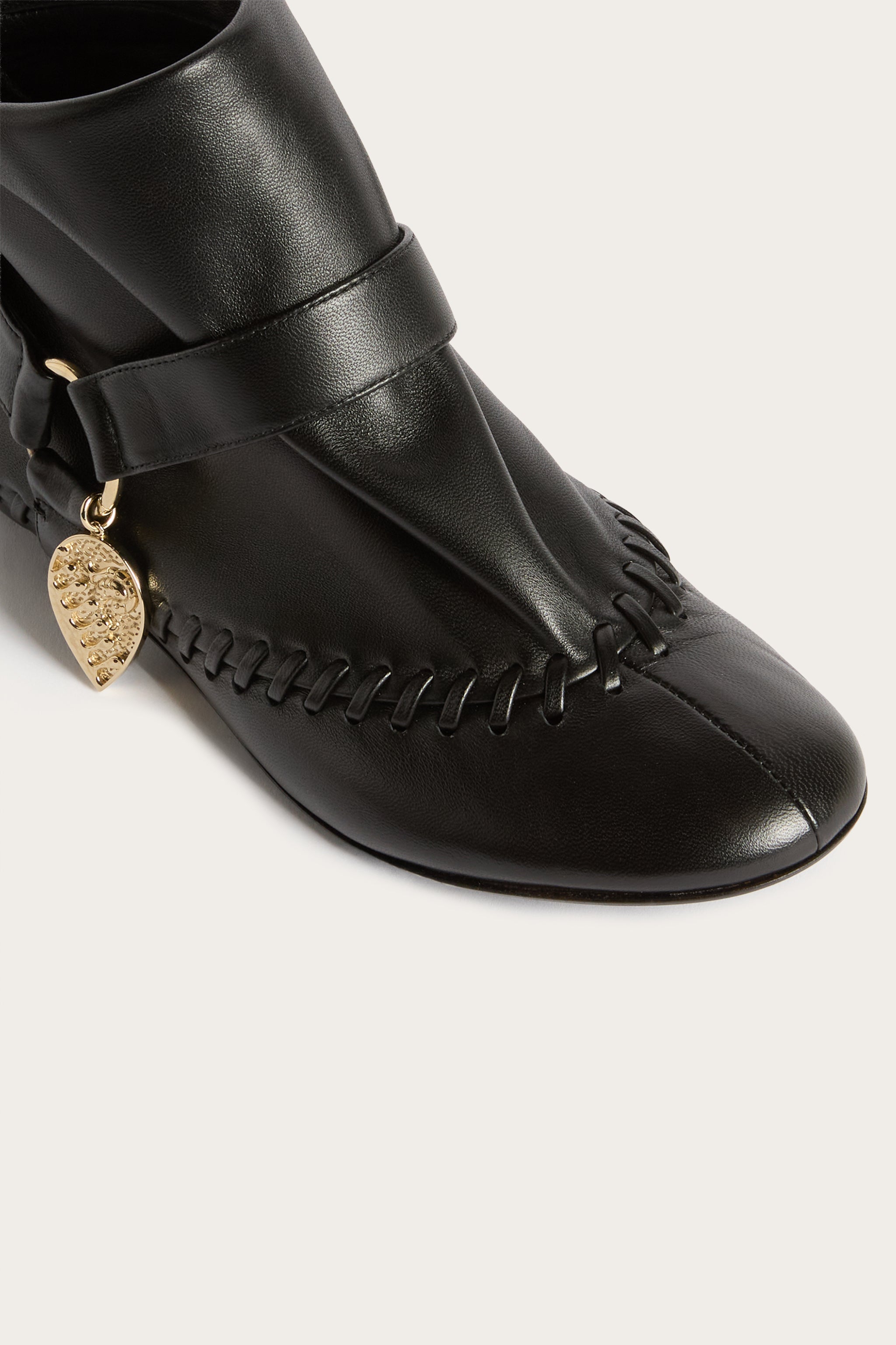 Emilio Pucci Shoes bottillons cuir noir à revers