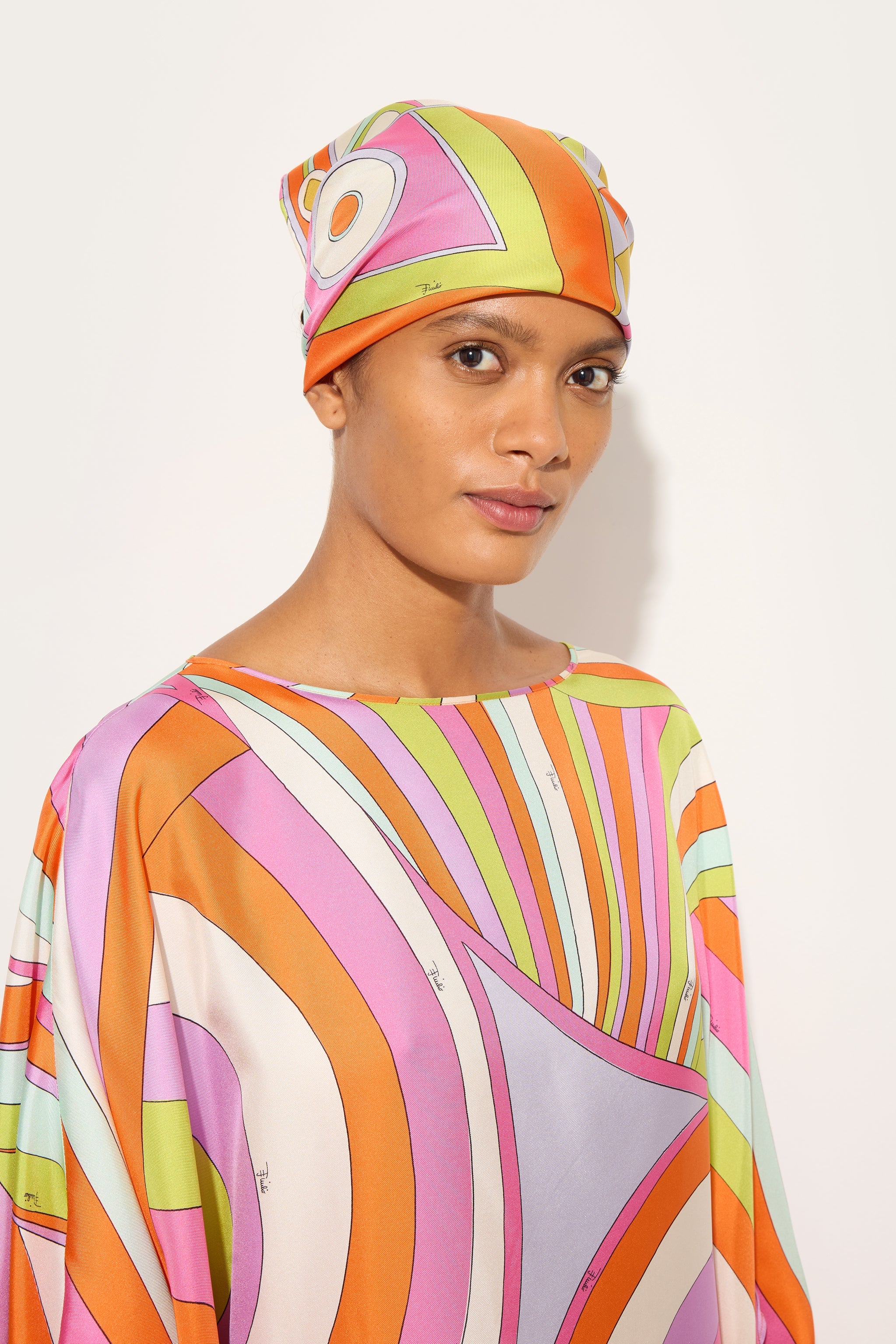 Emilio Pucci Silks Carré Vivara carré soie multicolor