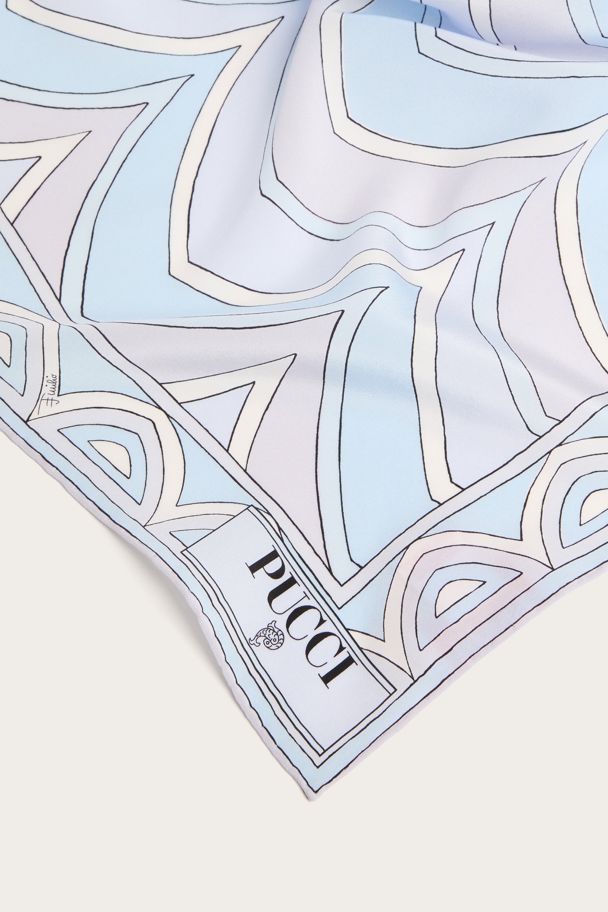 Emilio Pucci Silks étole soie bleu ciel baiadera