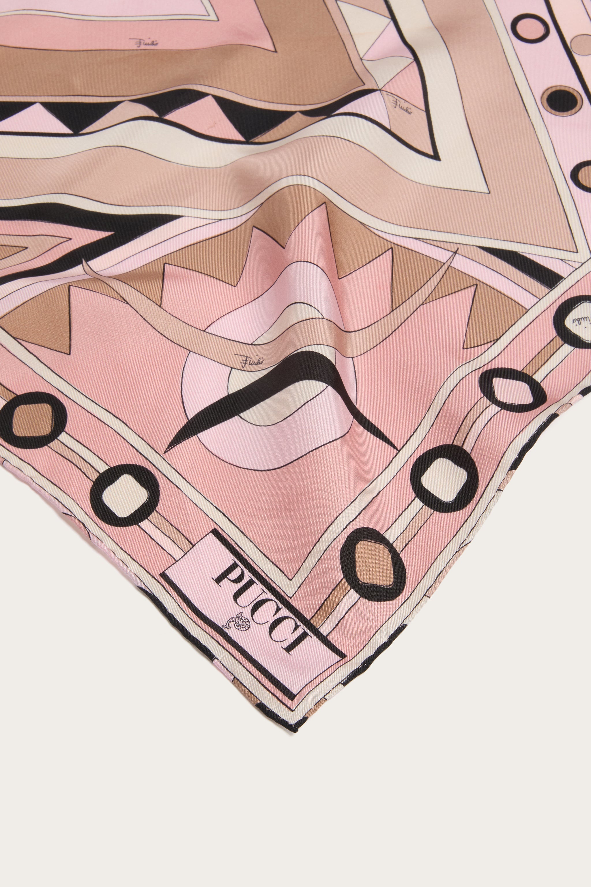 Emilio Pucci SILKS 6HGB516HC191 carré soie nude 52x52