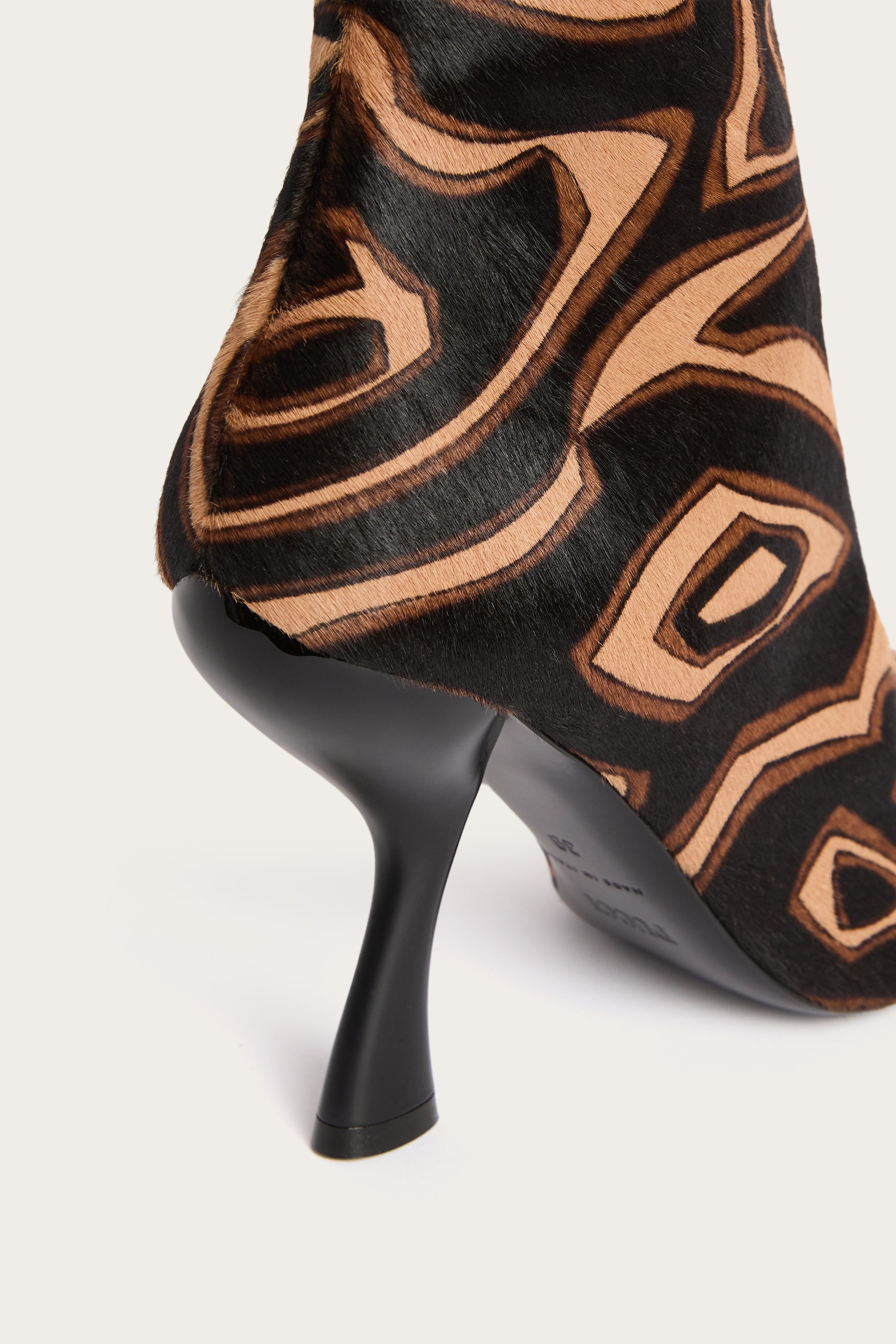 Emilio Pucci Marmo botte black gold 38 talon 9,5cm