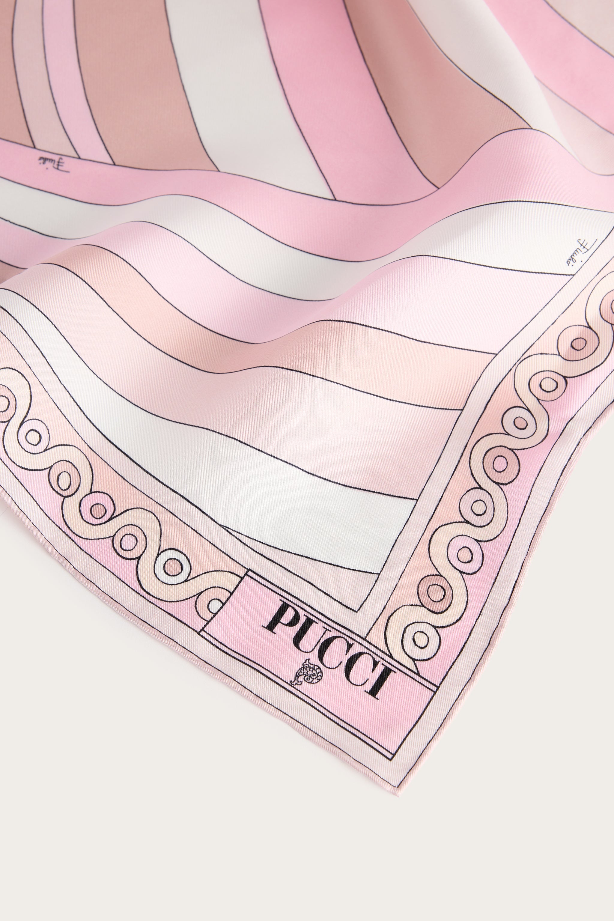 Emilio Pucci Iride Carré soie rose nude 90x90