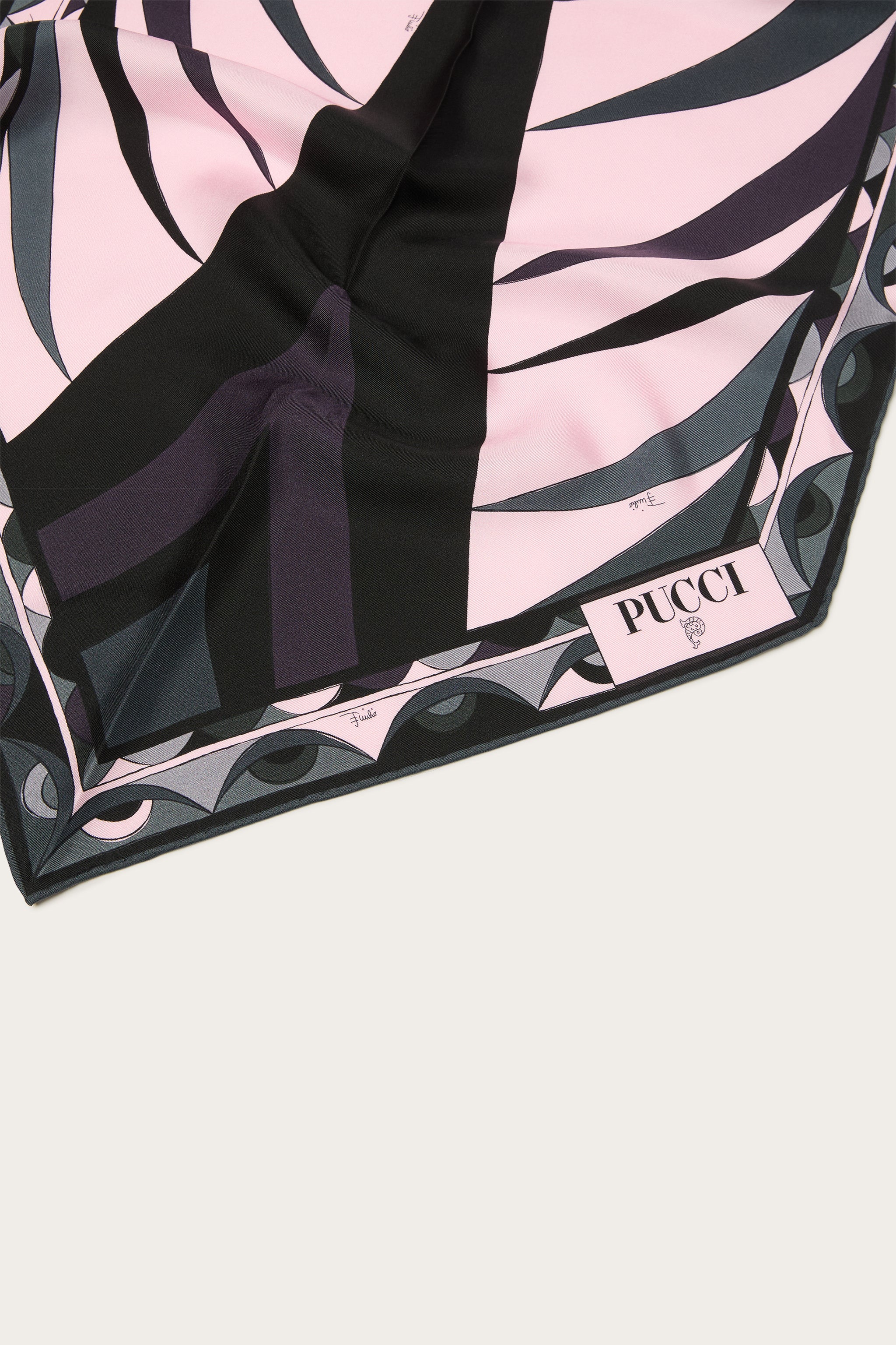 Emilio Pucci Volute losanga soie noir rose 43x140