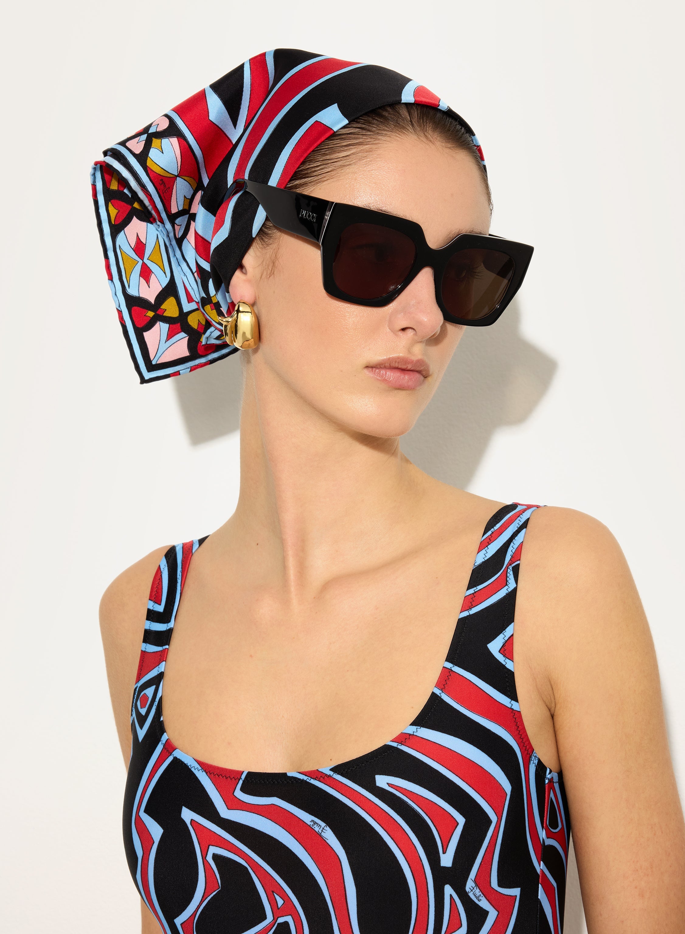 Emilio Pucci Labirinto Carré soie 52x52 rouge bleu